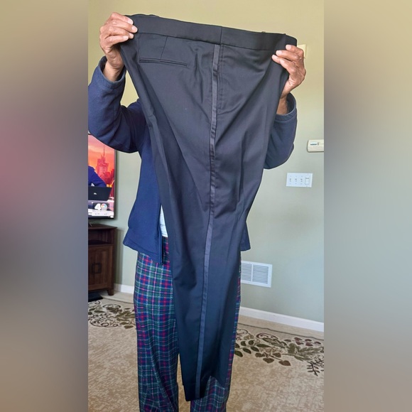 Couture 1910 Tuxedo Jacket and Pants - Picture 4 of 11